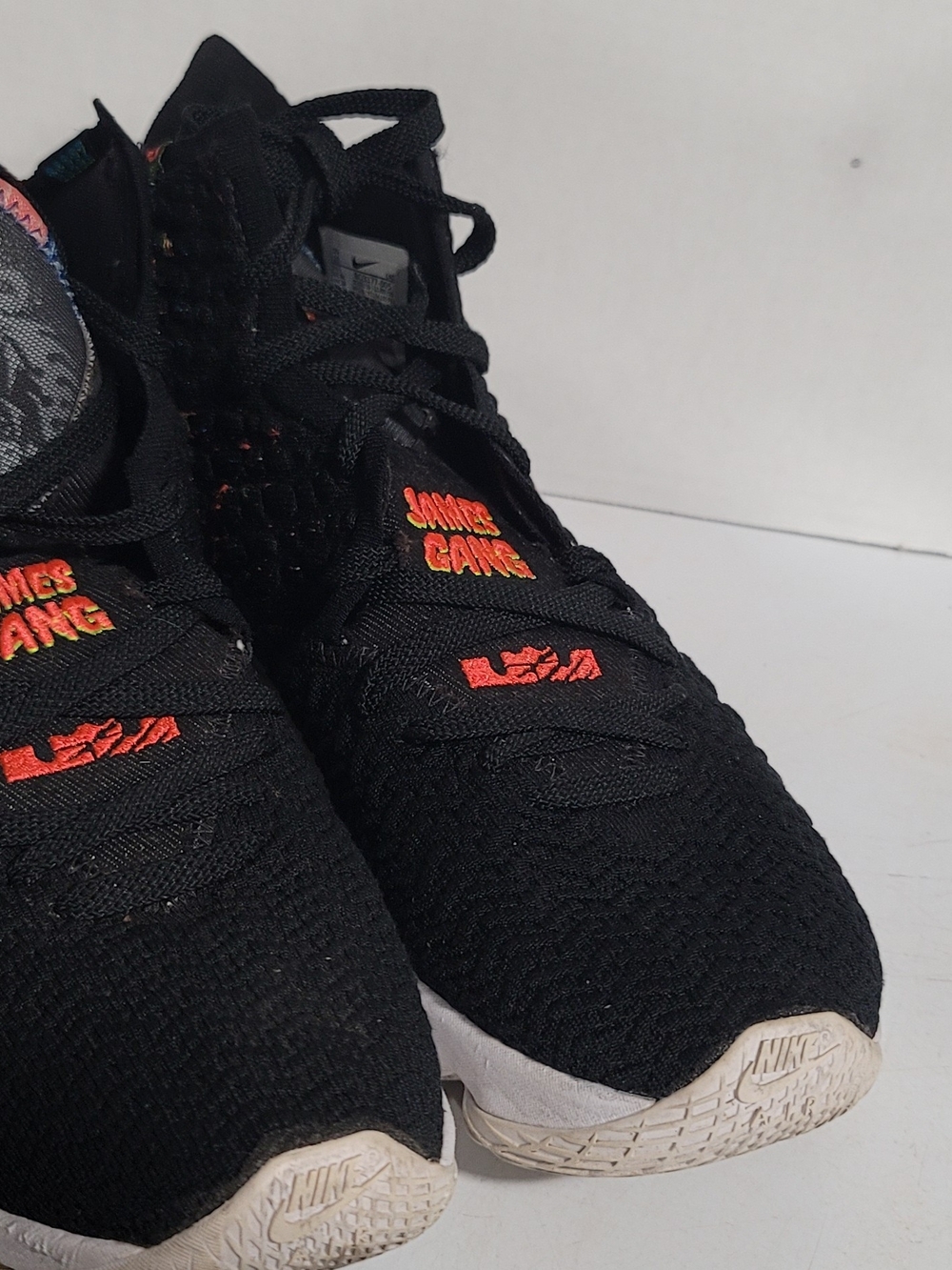 Nike LeBron 17 James Game